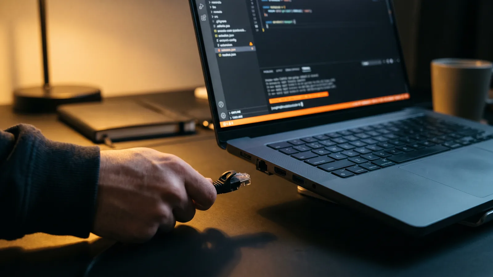 Złośliwe rozszerzenie Claude Code – kogo dotyczy i jak sprawdzić komputer